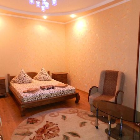 1-Room Luxury Apartment On Sobornyi Avenue 174-А, By Grandhome. Center Zaporizhia Exterior foto